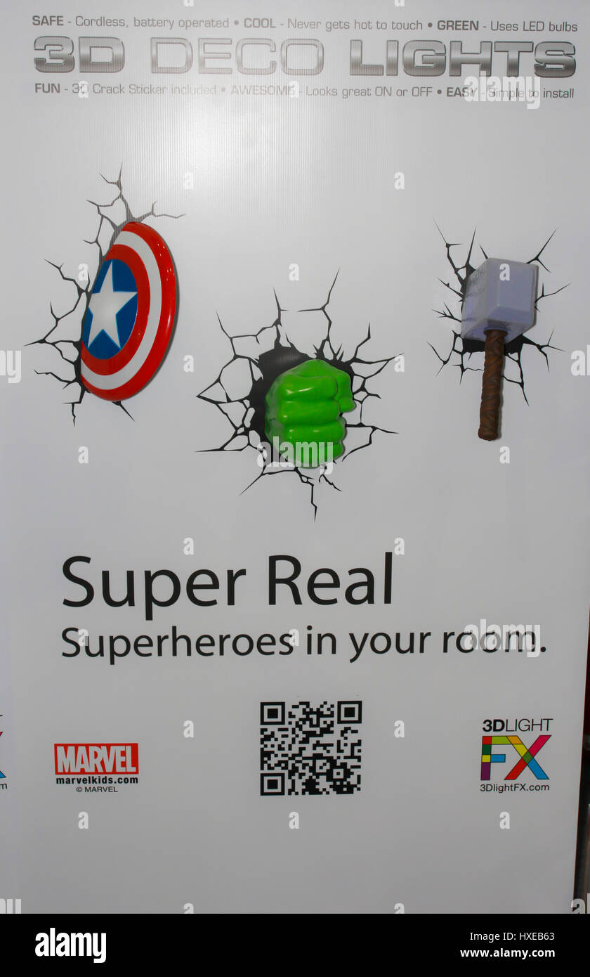 BANGKOK - MAI. 11 : un modèle Avenger en Thaïlande Comic Con 2014 le 11 mai, 2014 à Siam Paragon, Bangkok, Thaïlande. Banque D'Images