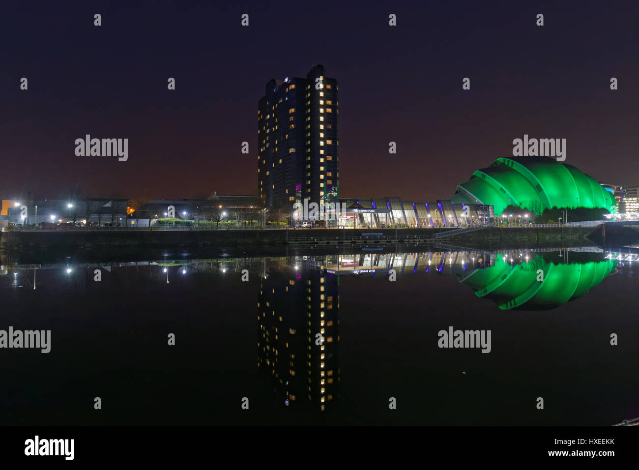 hôtel armadillo crowne plazza vue sur le paysage urbain nocturne Banque D'Images