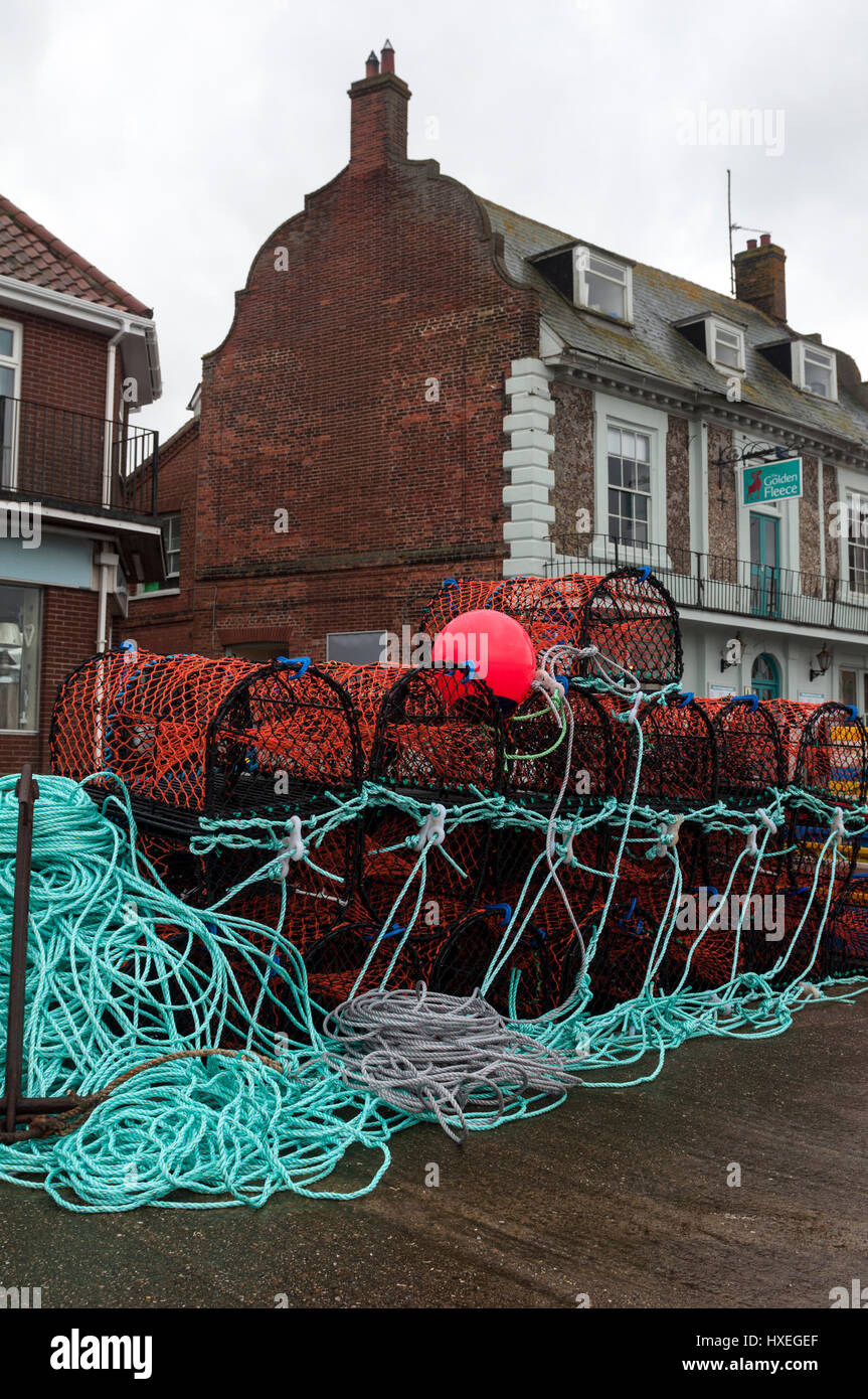 Des casiers à homard sur le quai, Wells-next-the-Sea, Norfolk, England, UK Banque D'Images