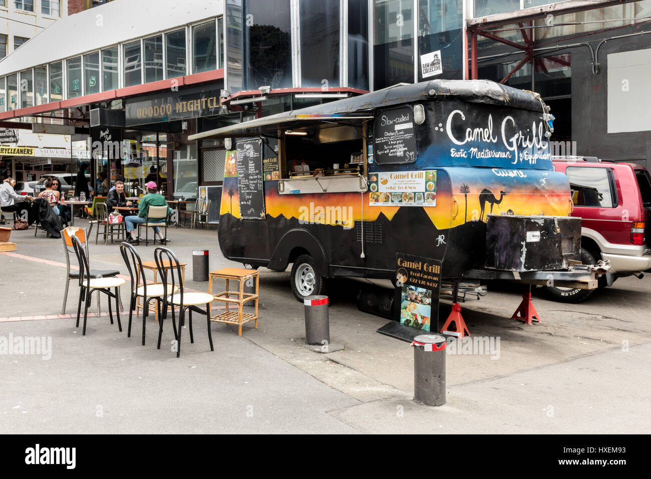 Wellington, Nouvelle-Zélande - 10 Février 2017 : semi-remorque de l'alimentation méditerranéenne La nourriture égyptienne et de vente. Banque D'Images