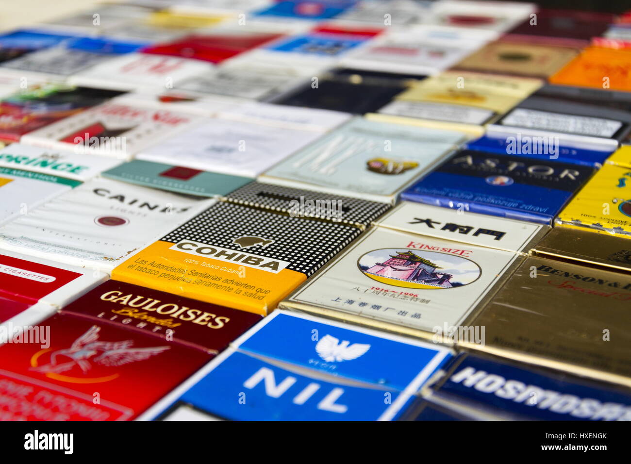 Cigarette pack camel Banque de photographies et d’images à haute