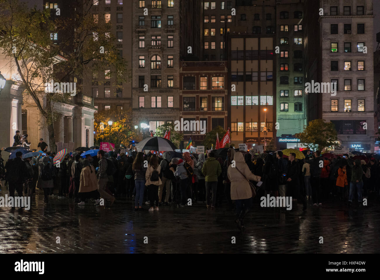 Les manifestants se rassembleront à Trump Union Square Park avant de marcher à Trump Tower. Banque D'Images