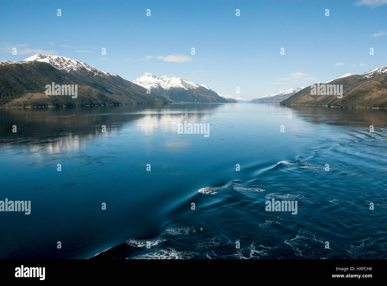 Les croisières dans le Glacier Alley - Patagonie Argentine - Paysage de belles montagnes, glaciers et cascade Banque D'Images