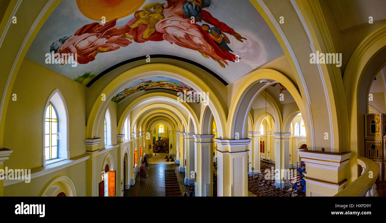 Vue panoramique de l'intérieur de la cathédrale de Granada, Granada, Nicaragua Banque D'Images