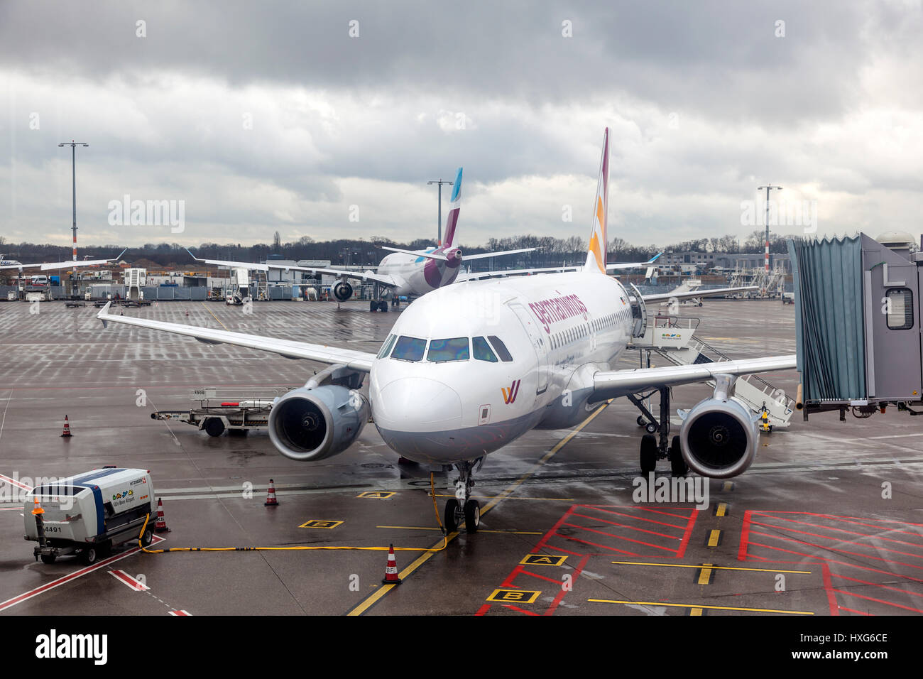 COLOGNE, ALLEMAGNE - 9 mars 2017 : Airbus A319-100 GermanWings, la porte de l'aéroport de Cologne, Allemagne Banque D'Images