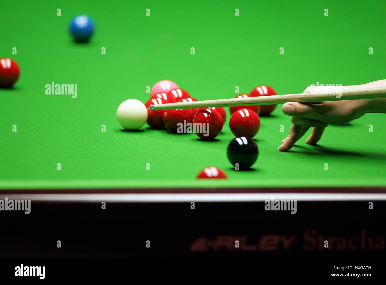 Dvd DES PONTS À TRAVERS L'AMBASSADE ROUGES WORLD SNOOKER LE THÉÂTRE CRUCIBLE SHEFFIELD 28 Avril 2004 Banque D'Images