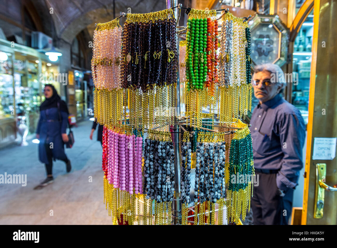 Sur le stand de bijoux Bazar d'Isfahan à côté de Naqsh-e Jahan Square (Place Imam, formlerly Shah Square) au centre d'Isfahan en Iran Banque D'Images