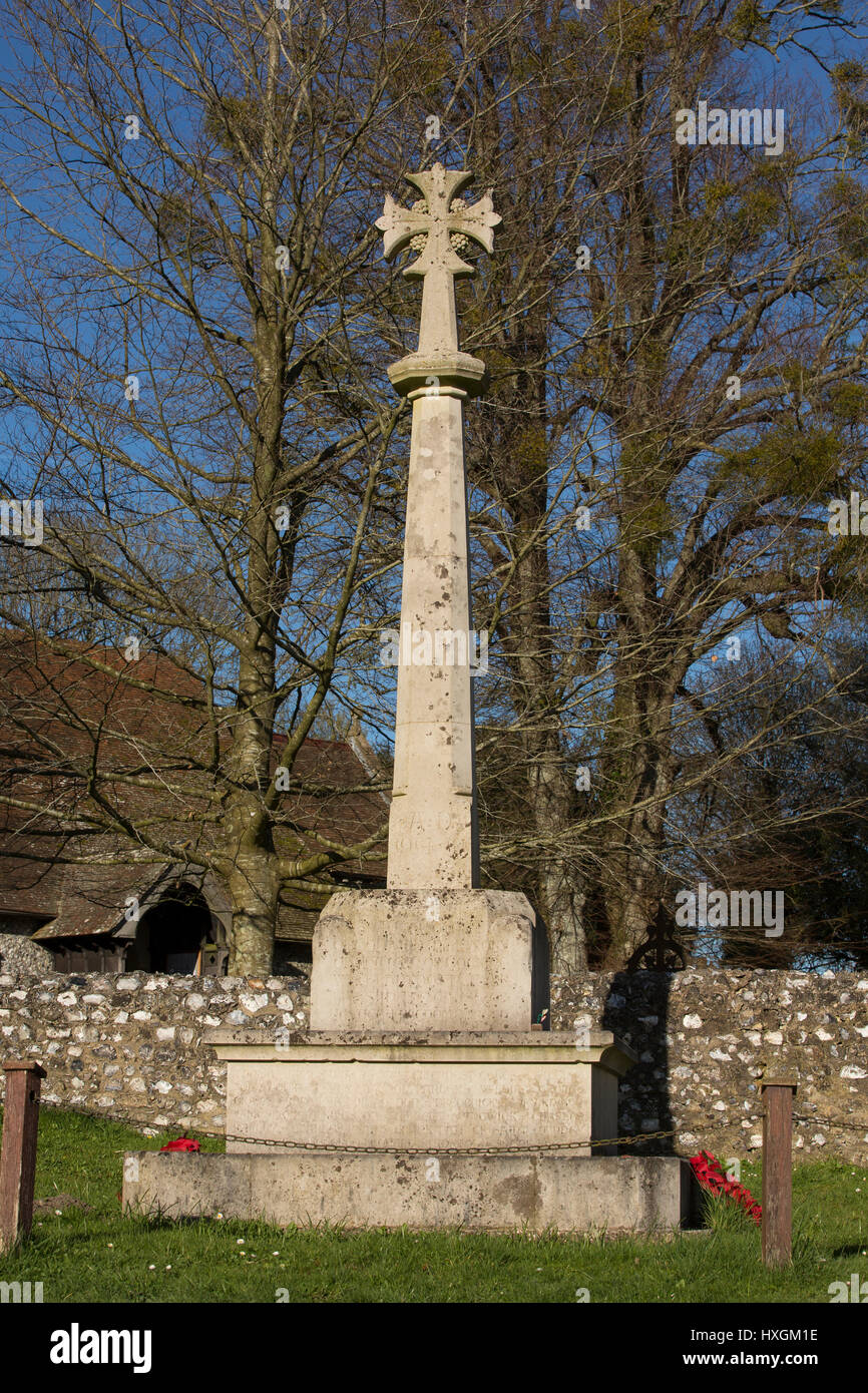 WW1 Memorial à l'extérieur de l'église du village de Cocking West Sussex. Banque D'Images