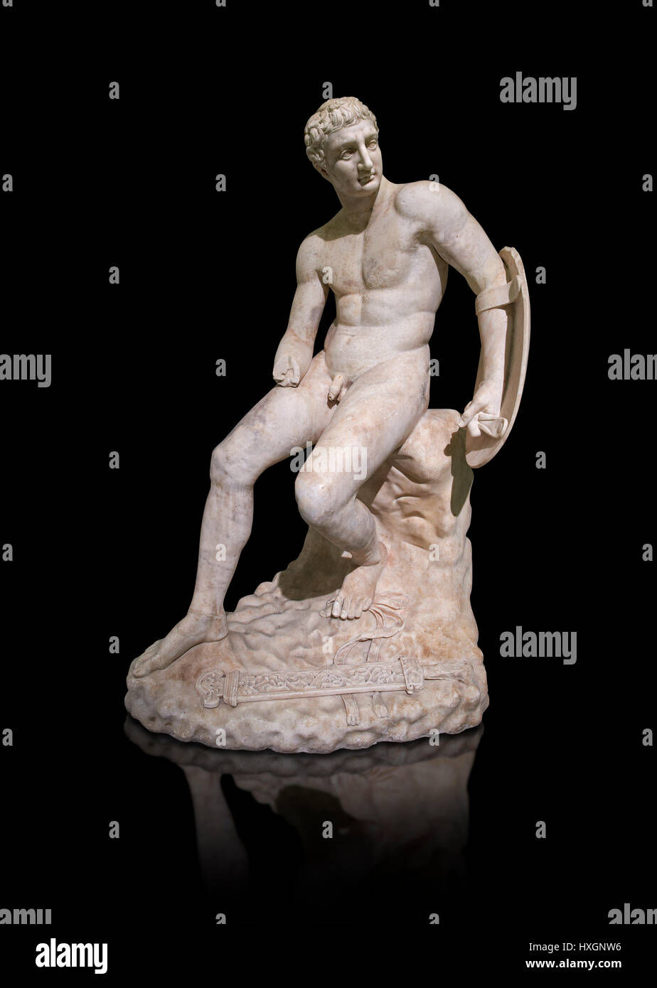 1er siècle après JC Roman sculpture de marbre d'un homme assis, inv 6323, collection Farnèse, Musée National d'Archéologie de Naples, Italie, fond noir Banque D'Images