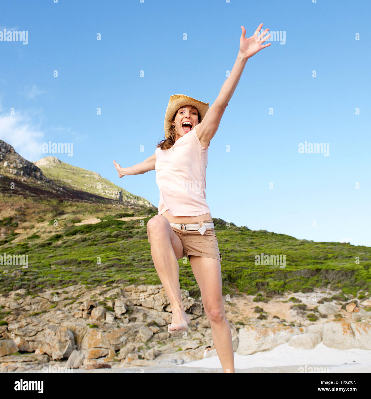 Portrait of a happy woman outdoors Banque D'Images