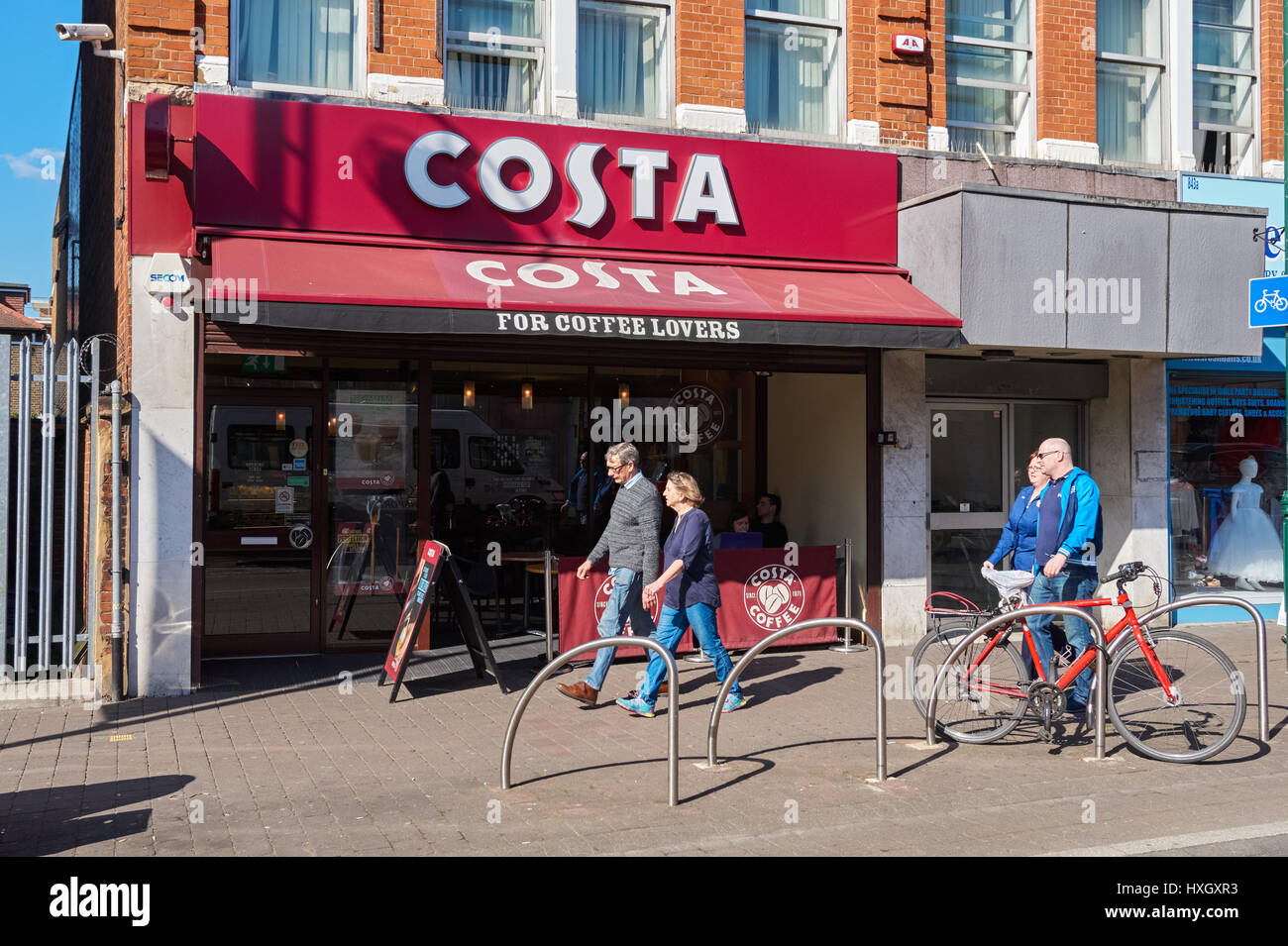 Costa cafe à traverser Leytonstone, Londres Angleterre Royaume-Uni UK Banque D'Images