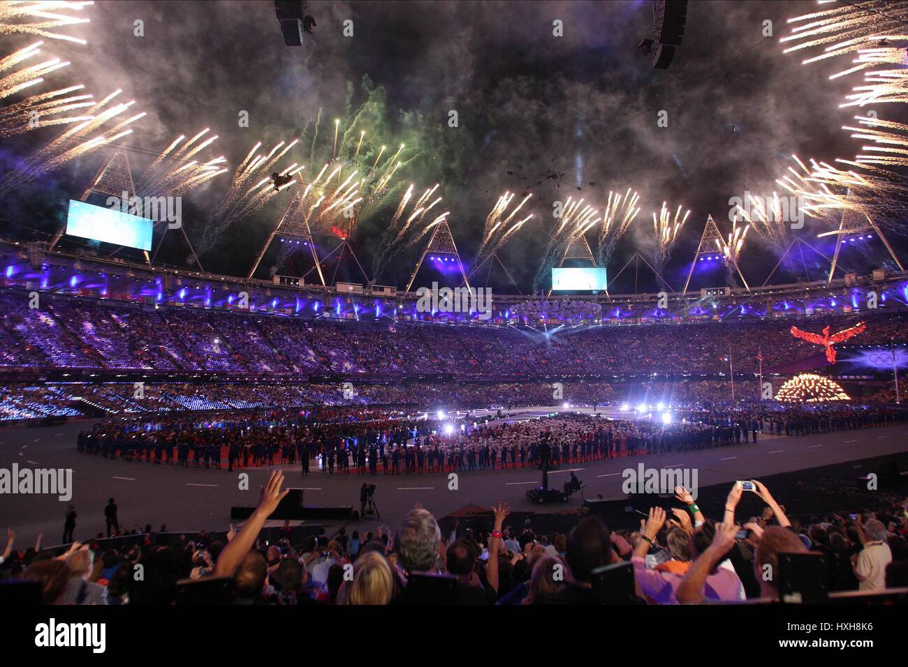 Stade olympique avec Fireworks JEUX OLYMPIQUES JEUX OLYMPIQUES CÉRÉMONIE DE CLÔTURE STRATFORD Londres Angleterre 12 Août 2012 Banque D'Images