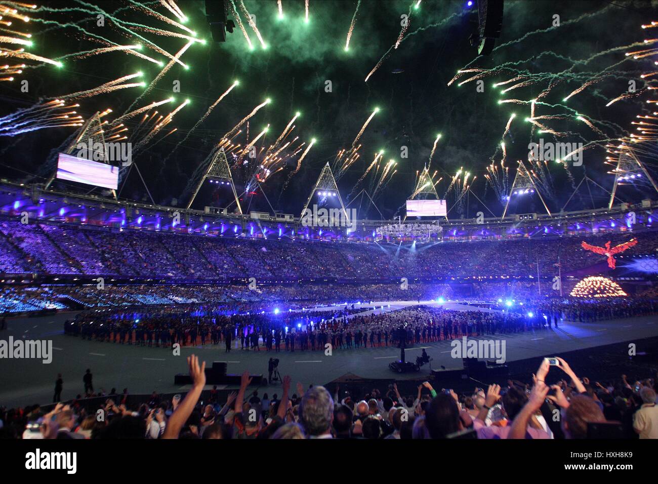 Stade olympique avec Fireworks JEUX OLYMPIQUES JEUX OLYMPIQUES CÉRÉMONIE DE CLÔTURE STRATFORD Londres Angleterre 12 Août 2012 Banque D'Images