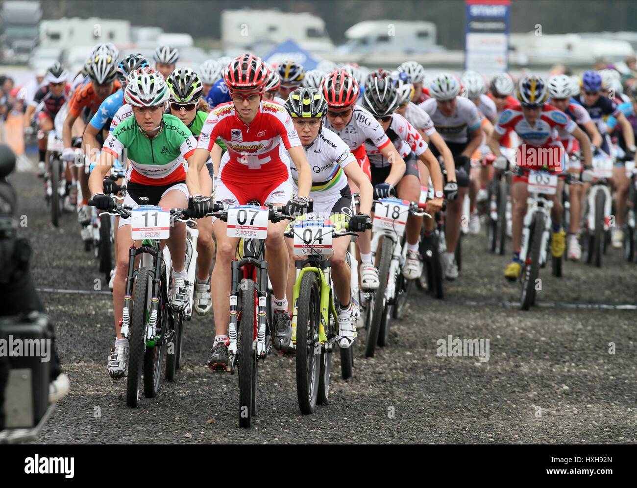 Début de WOMENS ELITE COUPE DU MONDE DE VÉLO DE MONTAGNE UCI DALBY FOREST YORKSHIRE ANGLETERRE 25 Avril 2010 Banque D'Images