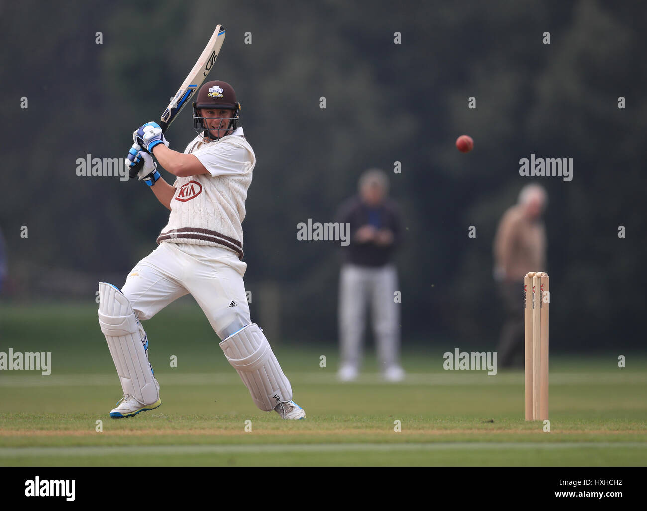 Surrey's Scott Borthwick au cours de la première journée du match de cricket de premier ordre dans les parcs, Oxford. Banque D'Images