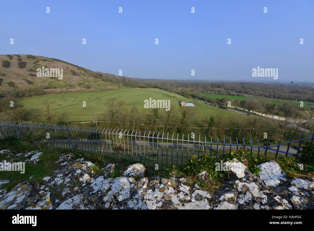 Les ruines de château de Corfe sur un matin de printemps en mars Banque D'Images