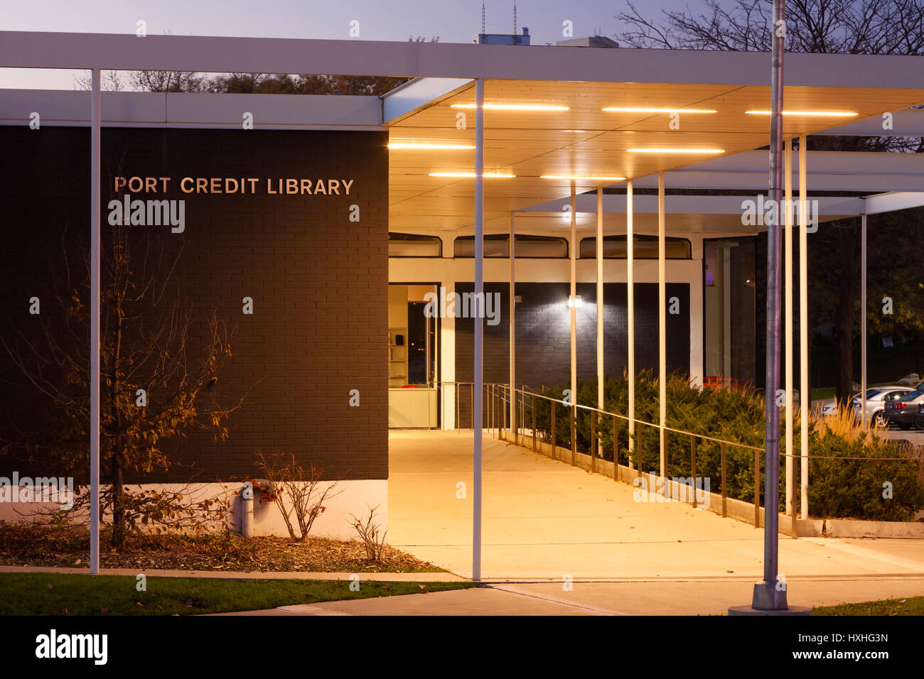Le port à la tombée de la bibliothèque de crédit à Port Credit, Mississauga, Ontario, Canada. Banque D'Images