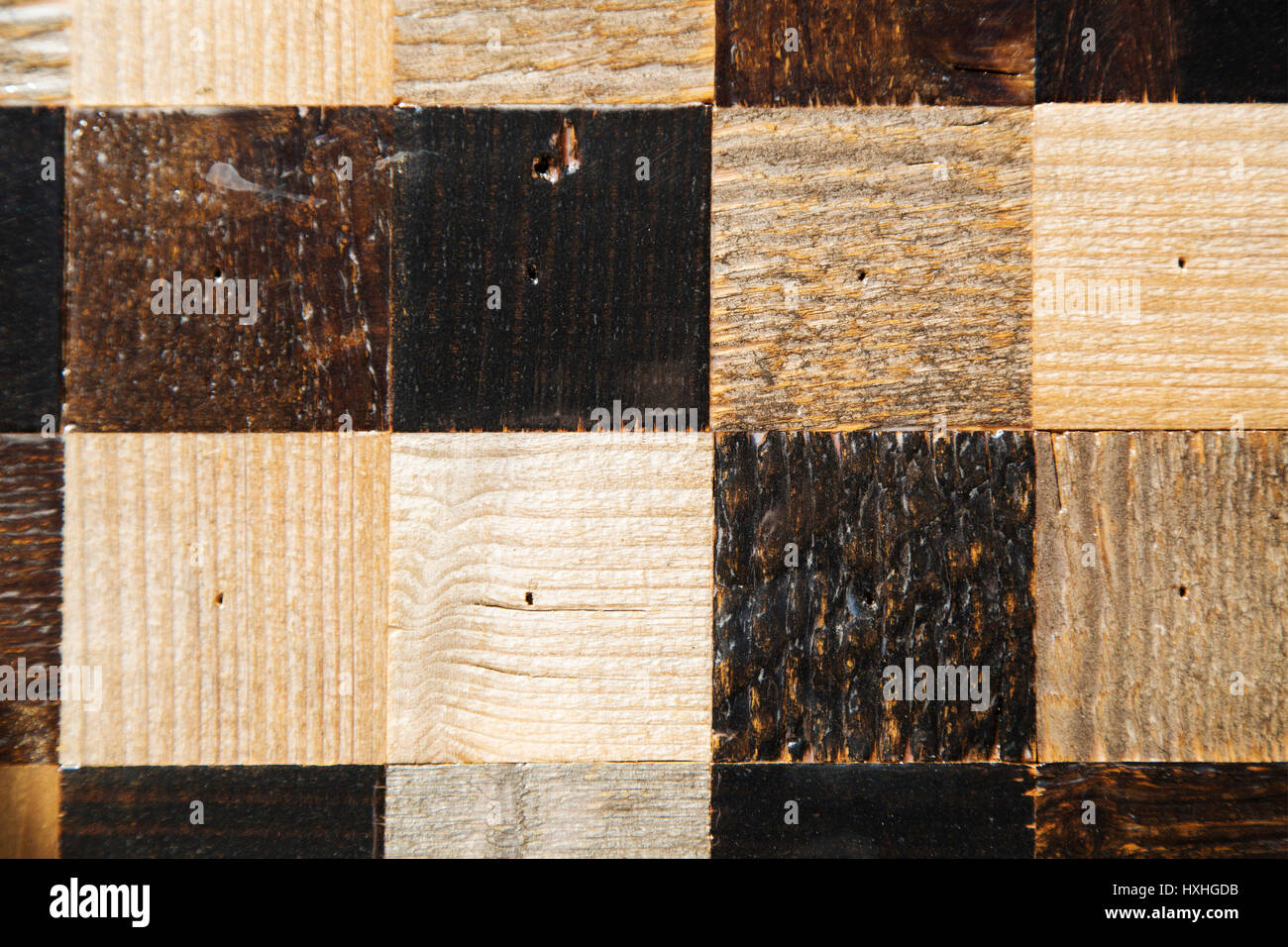 Détail d'un plan d'examen. Bois recyclé est utilisé pour former la table. Banque D'Images