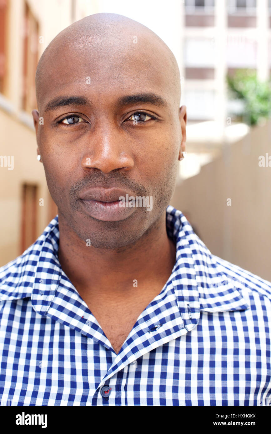 Close up portrait of bald african american man Banque D'Images