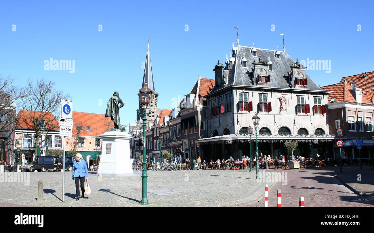 De Waag (1609, Hendrick de Keyser), ancienne maison de pesage dans le centre-ville de Hoorn, Hollande du Nord, Pays-Bas. Maintenant, une taverne (Grand Café) Banque D'Images