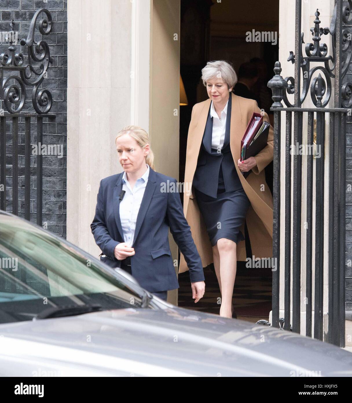 Londres, Royaume-Uni. Mar 29, 2017. Le premier ministre quitte Downing Street pour l'annonce Brexit Crédit : Ian Davidson/Alamy Live News Banque D'Images