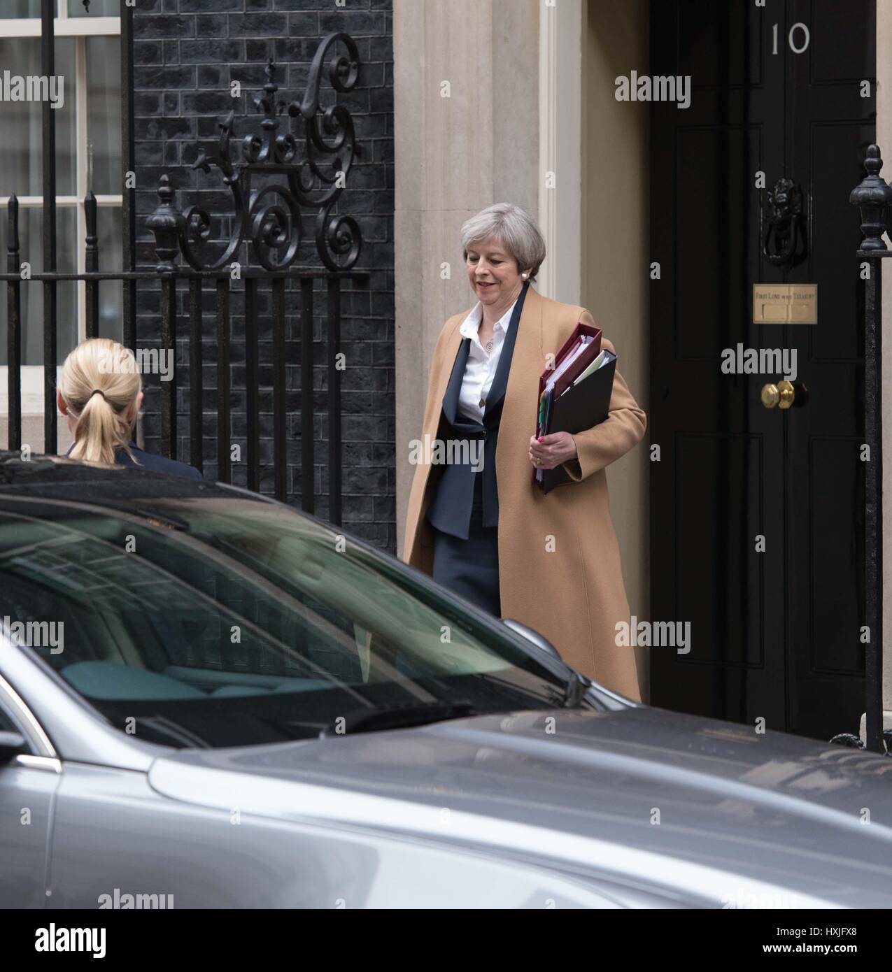 Londres, Royaume-Uni. Mar 29, 2017. Le premier ministre quitte Downing Street pour l'annonce Brexit Crédit : Ian Davidson/Alamy Live News Banque D'Images