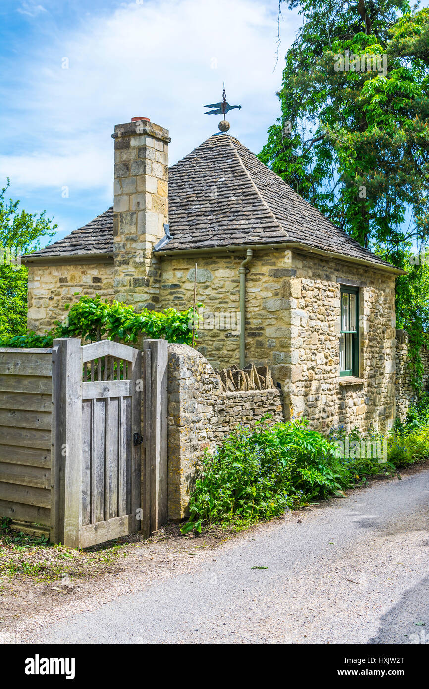 Vieille maison à Burford, Angleterre Banque D'Images