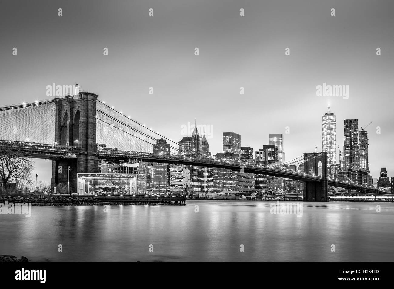 Brooklyn Bridge at Dusk, New York City. Banque D'Images