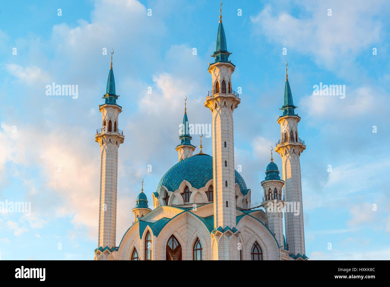 Voir des minarets Kul-Sharif mosque at sunset. La Russie, Tatarstan Banque D'Images