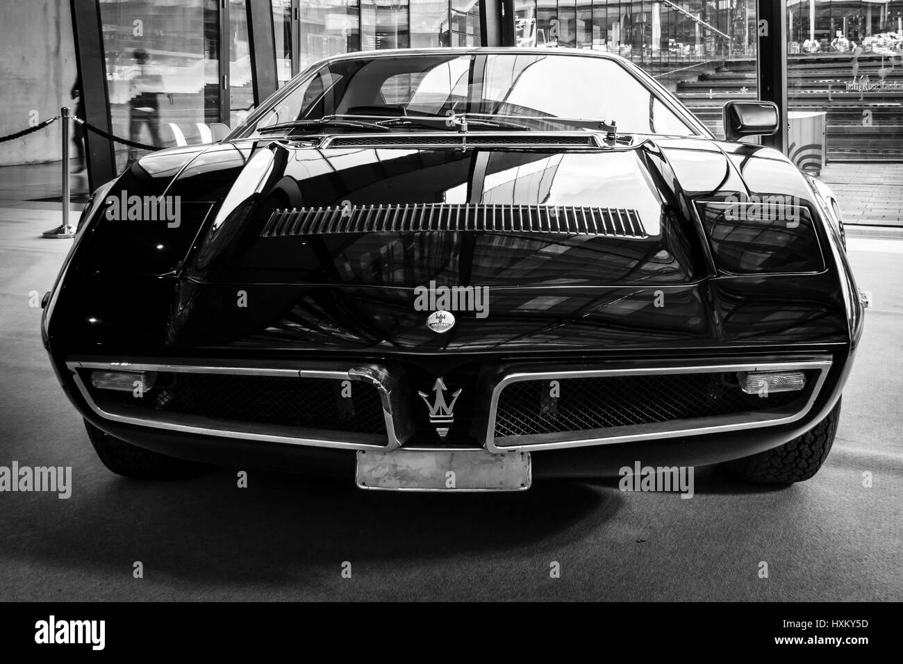 Voiture de sport Maserati Bora (Tipo 117), 1971. Noir et blanc. Plus grand d'Europe Exposition de voitures classiques 'RETRO' classiques Banque D'Images