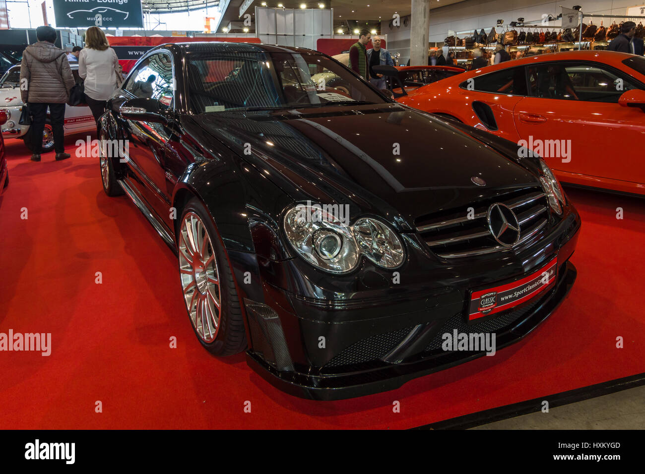 Taille de la mi-voiture de sport de luxe Mercedes-Benz CLK63 AMG Black Series, 2007. Plus grand d'Europe Exposition de voitures classiques 'RETRO' classiques Banque D'Images