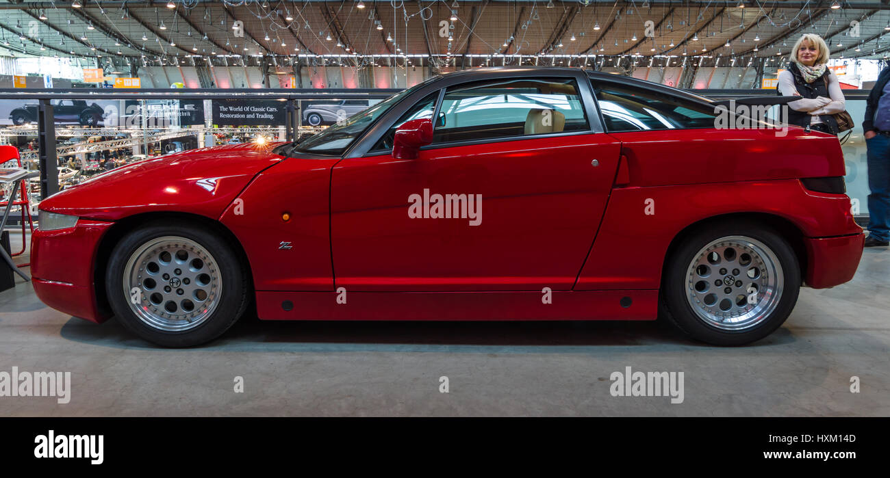 Voiture de sport Alfa Romeo SZ (Sprint Zagato) ou ES-30, 1991. Plus grand d'Europe Exposition de voitures classiques 'RETRO' classiques Banque D'Images