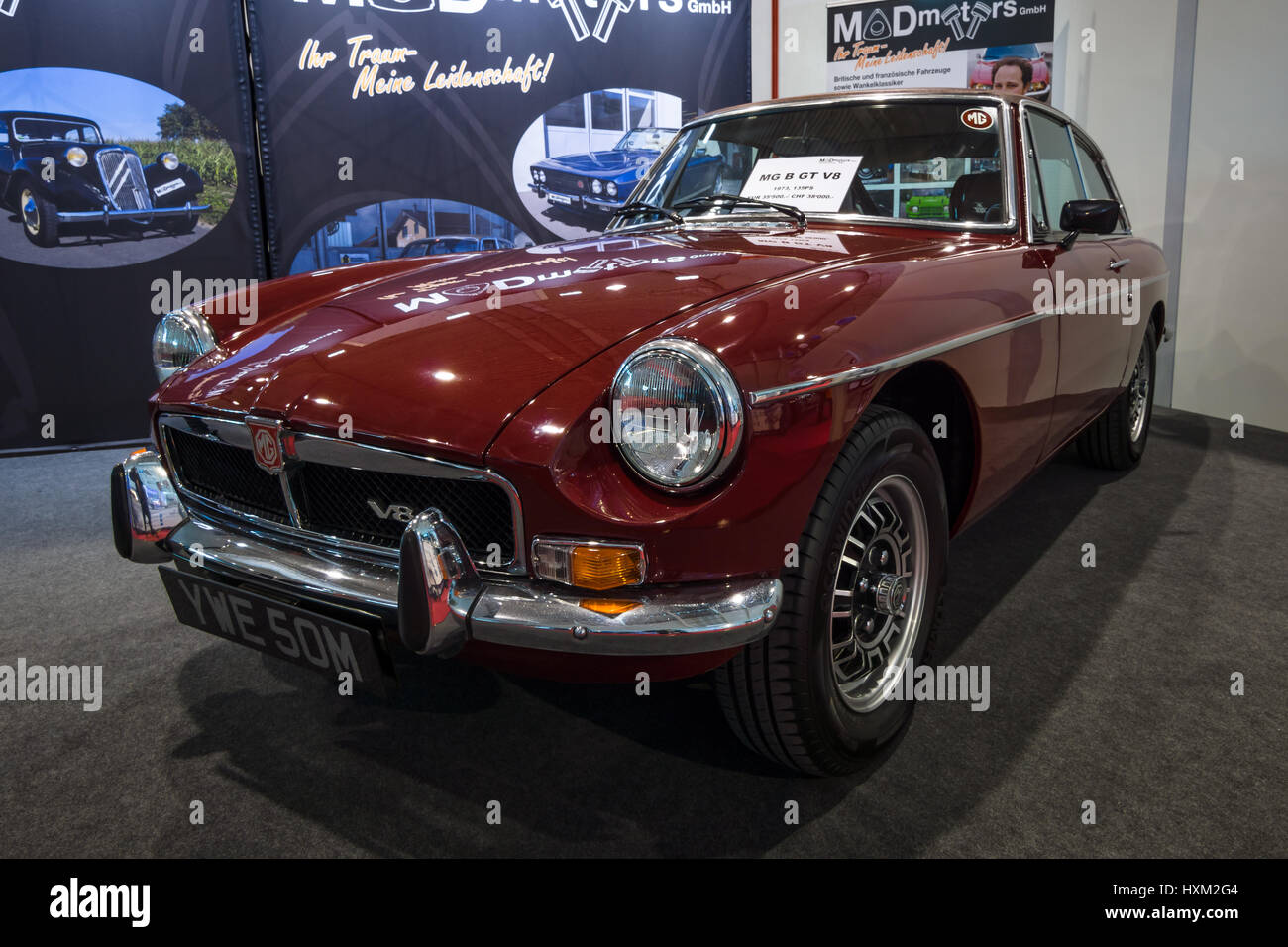 STUTTGART, ALLEMAGNE - Mars 02, 2017 Voiture de sport : MGB GT V8, 1973. Plus grand d'Europe Exposition de voitures classiques 'RETRO' classiques Banque D'Images