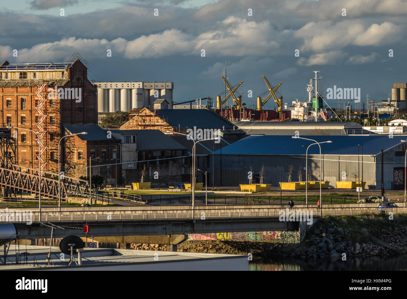 C'est Port Adélaïde Adélaïde et port principal et zone du quai est plein de bâtiments historiques et des services industriels pour la ville Banque D'Images