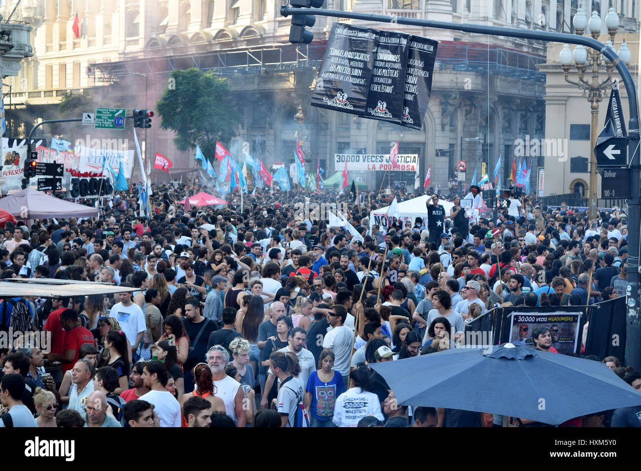 Buenos Aires, Argentine - le 24 mars 2017 : Démonstrations sur le anivesary la dictature de l'Argentine, le 24 mars 2017 à Buenos Aires, Argentine. Banque D'Images