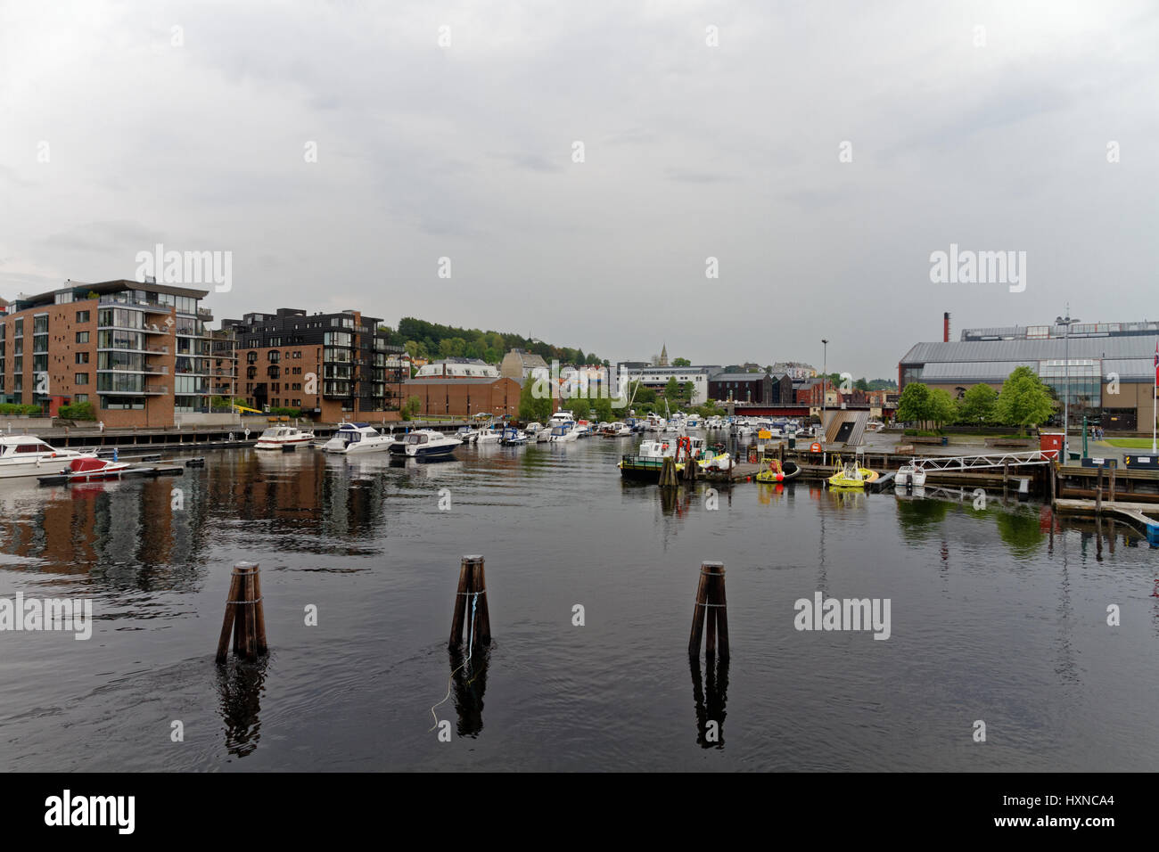 Petit port de Trondheim, Norvège Banque D'Images