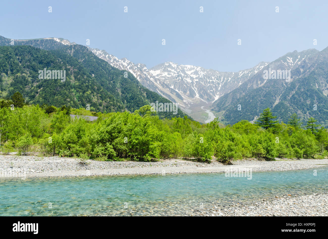 Hotaka regardent de montagnes et rivière azusa à kamikochi nagano japon Banque D'Images