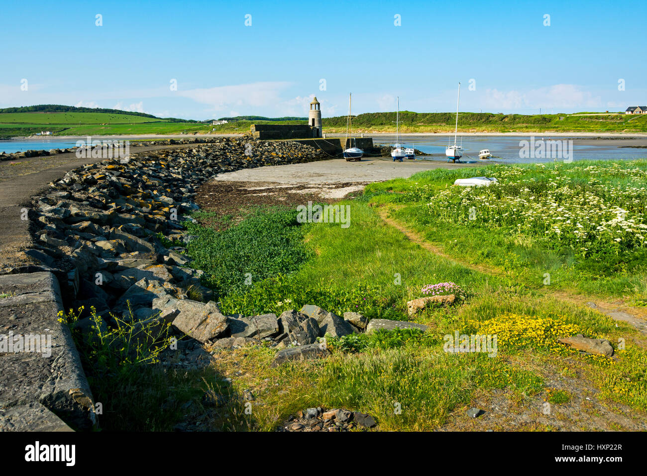 La chaussée et clocher à Port Logan, Dumfries et Galloway, Écosse, Royaume-Uni Banque D'Images