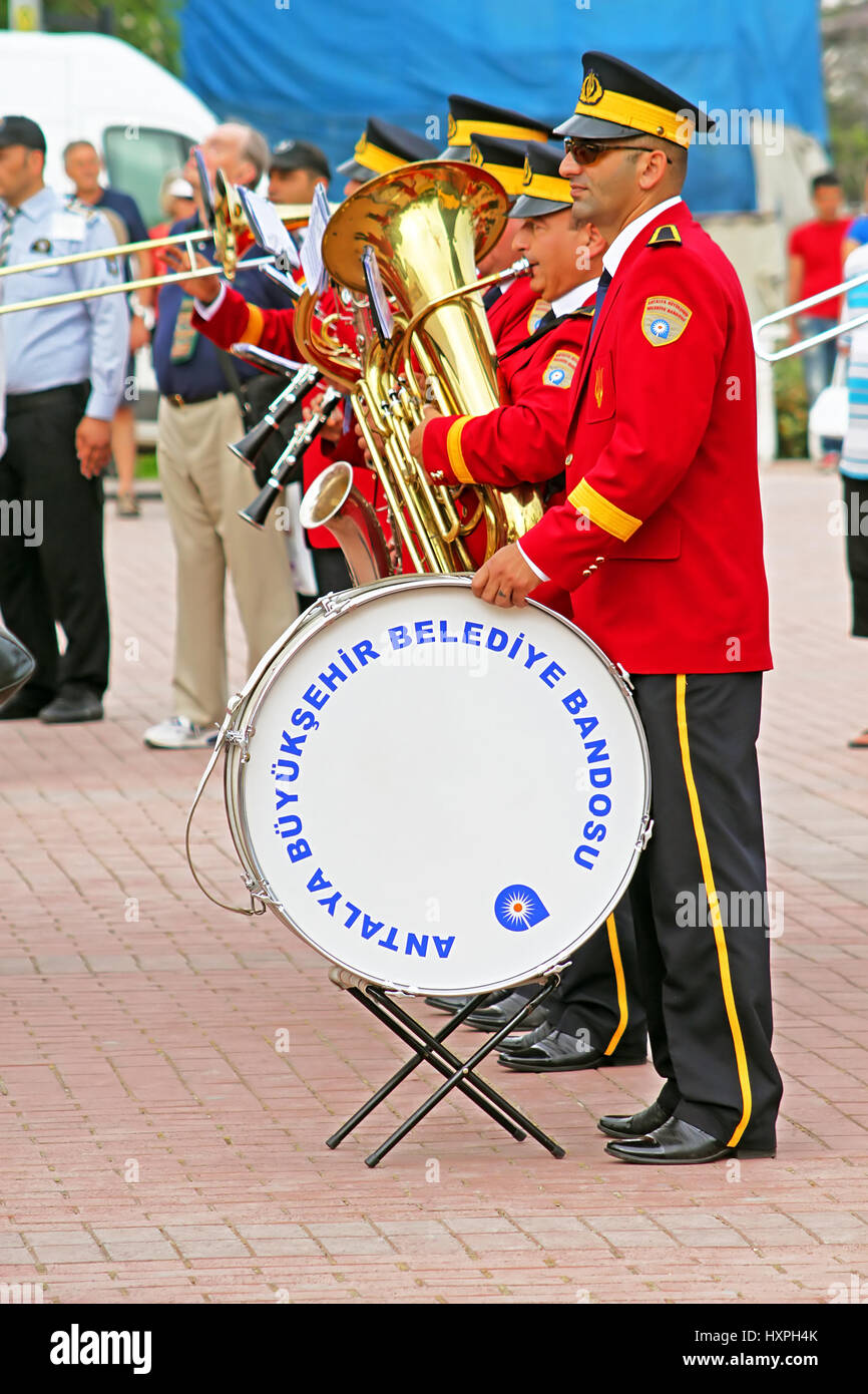 ANTALYA, TURQUIE - Mai 03, 2012 : Anyalya municipalité orchestra Banque D'Images