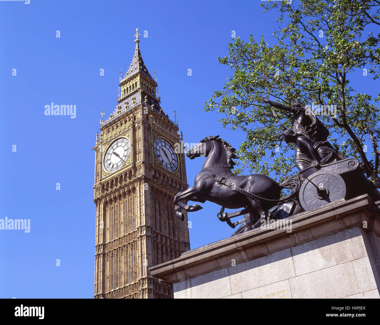 Big Ben tour de l'horloge et Statue de Boudicca Westminster Bridge, City of westminster, Greater London, Angleterre, Royaume-Uni Banque D'Images