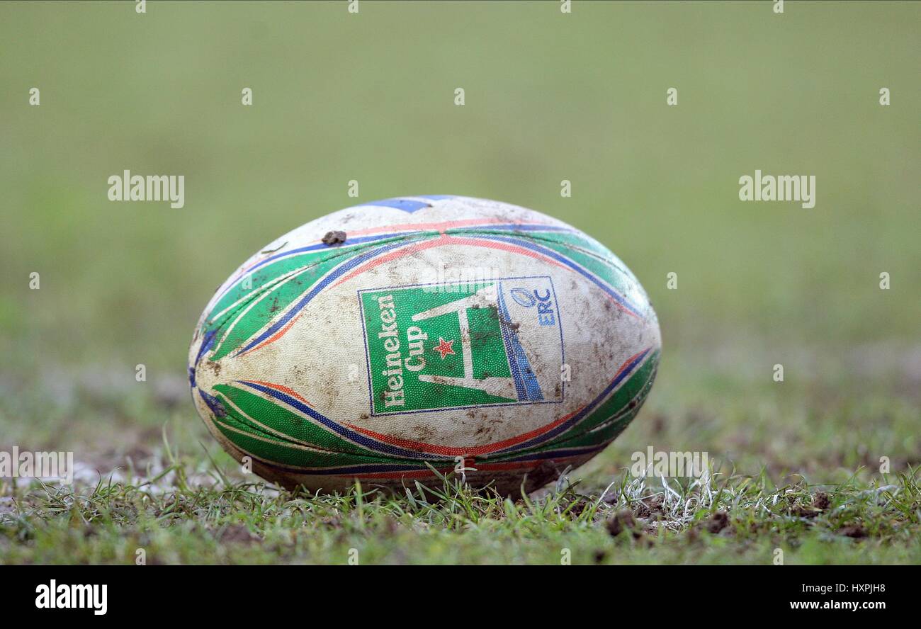 HEINEKEN CUP BALLON DE RUGBY HEINEKEN CUP RUGBY BALL WELFORD ROAD LEICESTER ANGLETERRE 16 Janvier 2010 Banque D'Images