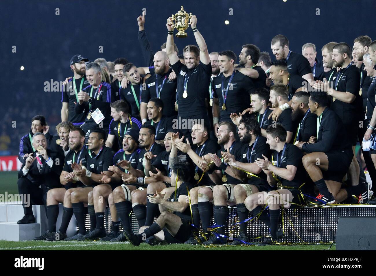 RICHIE MCCAW LÈVE LA COUPE DU MONDE NOUVELLE ZÉLANDE Nouvelle-Zélande Australie V V TWICKENHAM Londres Angleterre 31 octobre 2015 Banque D'Images