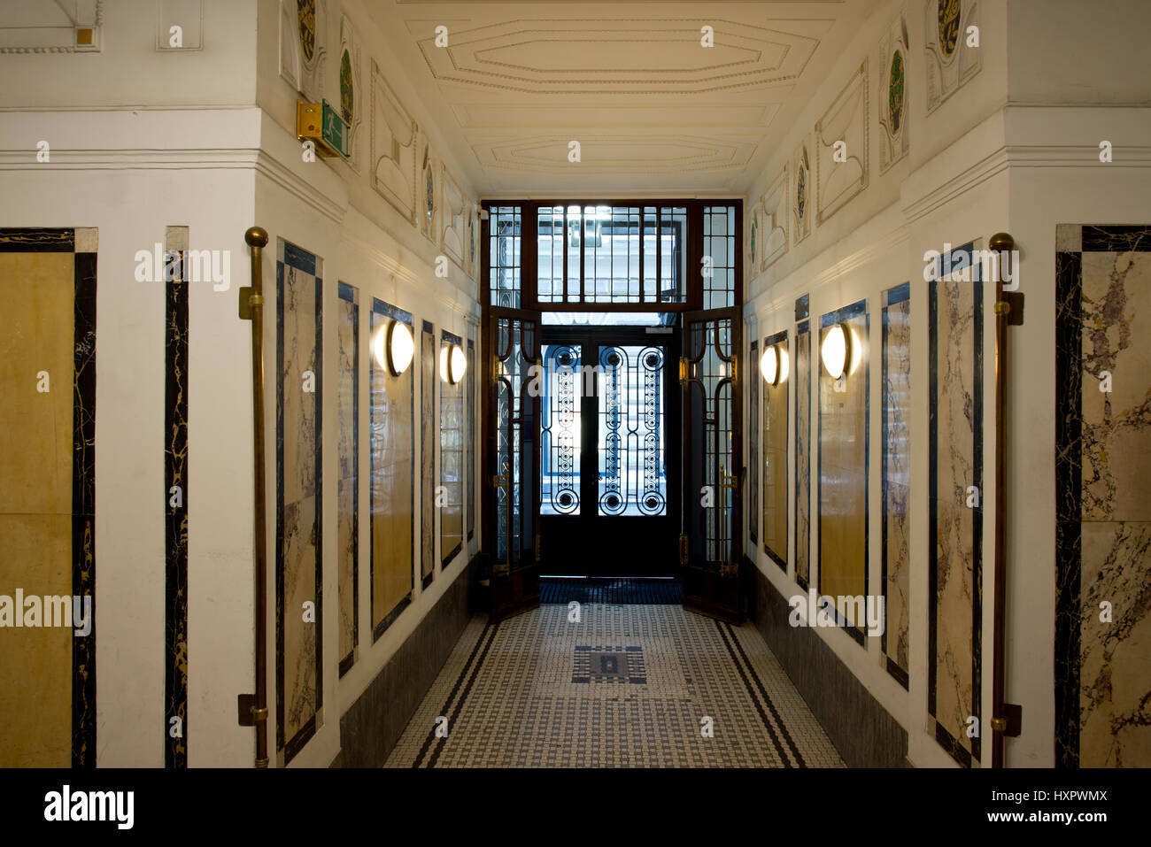 Brüder Schwadron, Baukeramik, Wien, Österreich Banque D'Images