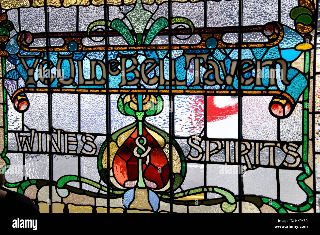 Vitrail, Ye Olde Bell Tavern, Fleet Street, City of London, Londres, Angleterre, Royaume-Uni Banque D'Images
