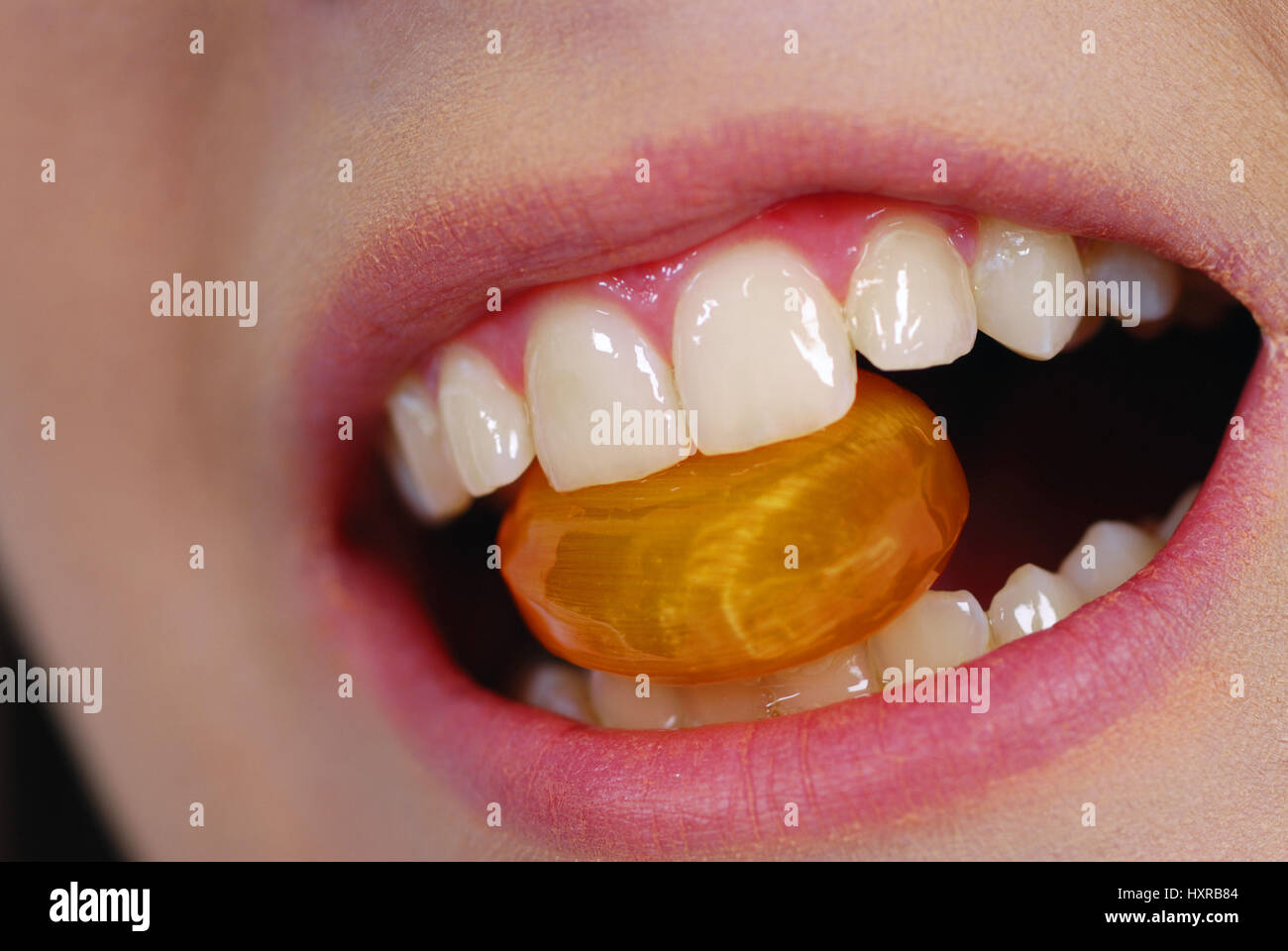 Bouche avec de doux, des dents et des bonbons, Mund und Zähne mit Bonbon,  Süßigkeiten Photo Stock - Alamy