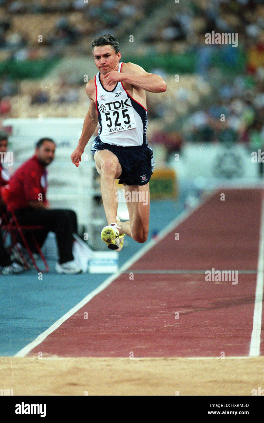 JONATHAN EDWARDS triple saut 24 Août 1999 Banque D'Images