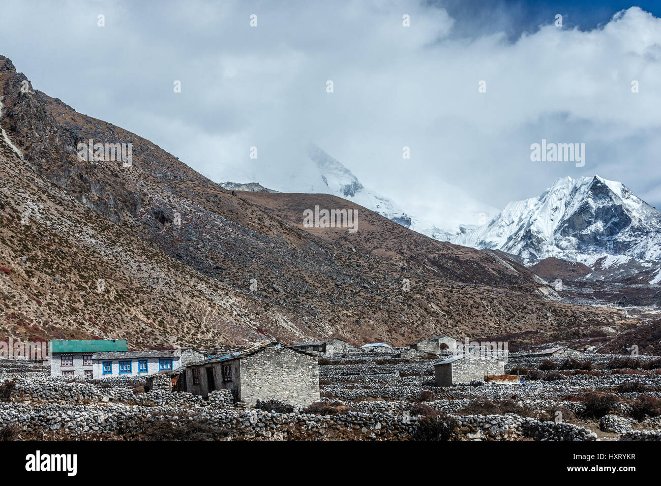 Village sur Everest Trek Banque D'Images