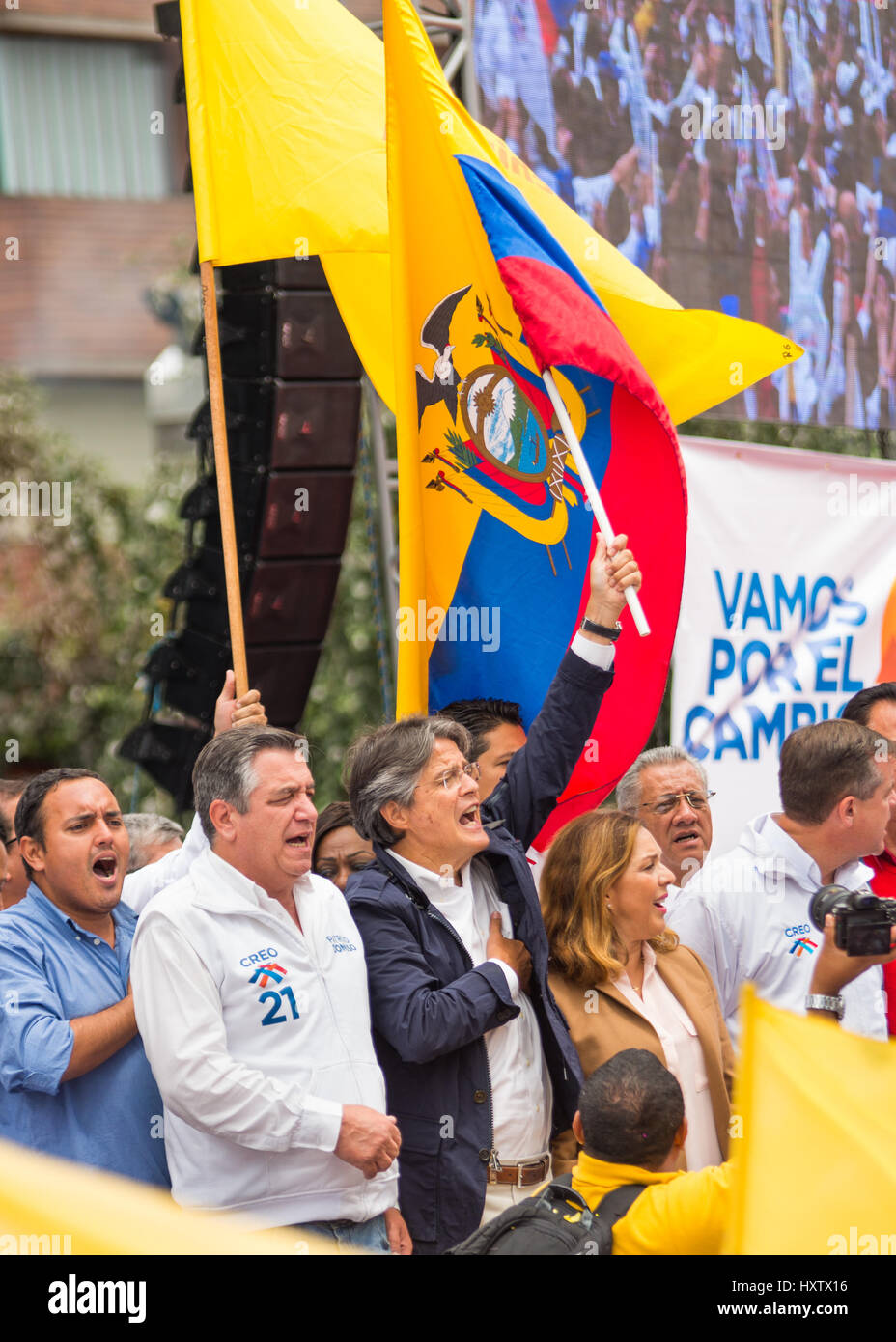 Quito, Équateur - Mars 26, 2017 : Guillermo Lasso, candidat du mouvement CREO, avec son binôme, Andres Paez au cours de campagne électorale Banque D'Images