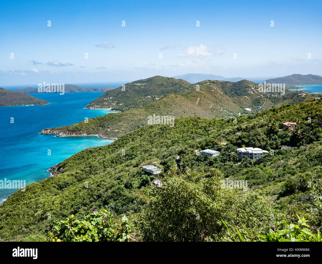 Vue générale de la côte Caraïbes île de Tortola dans les îles Vierges britanniques. Banque D'Images