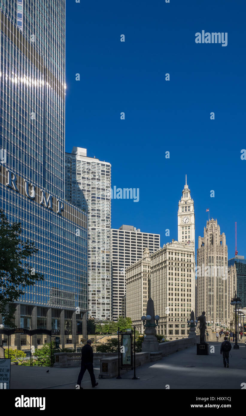 La vue de Michigan Avenue de West Wacker Drive, Chicago. Banque D'Images